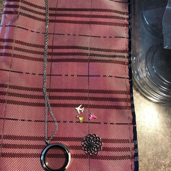 South Hill Locket - Picture 3 of 4